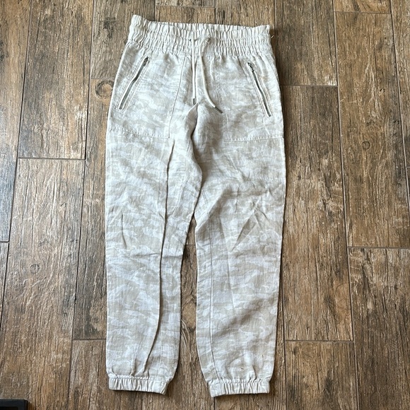 Athleta Cabo Tide Linen Jogger beige camo 0P - Picture 2 of 6